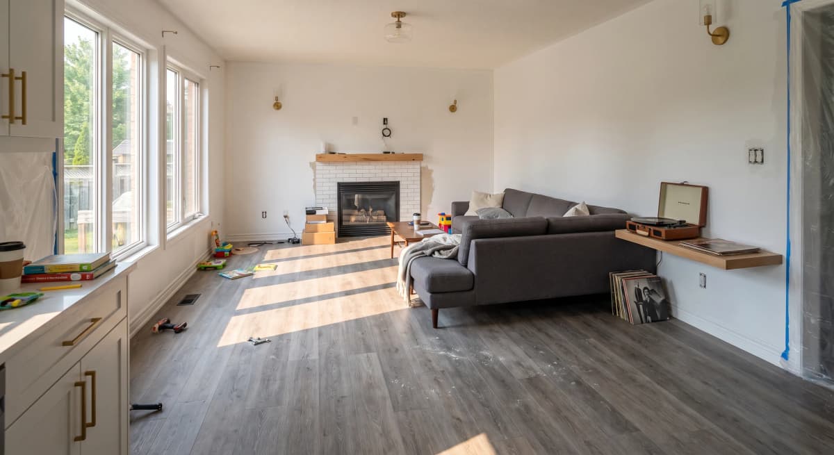 How Long Does Vinyl Flooring Last? (By Wear Layer & Type)